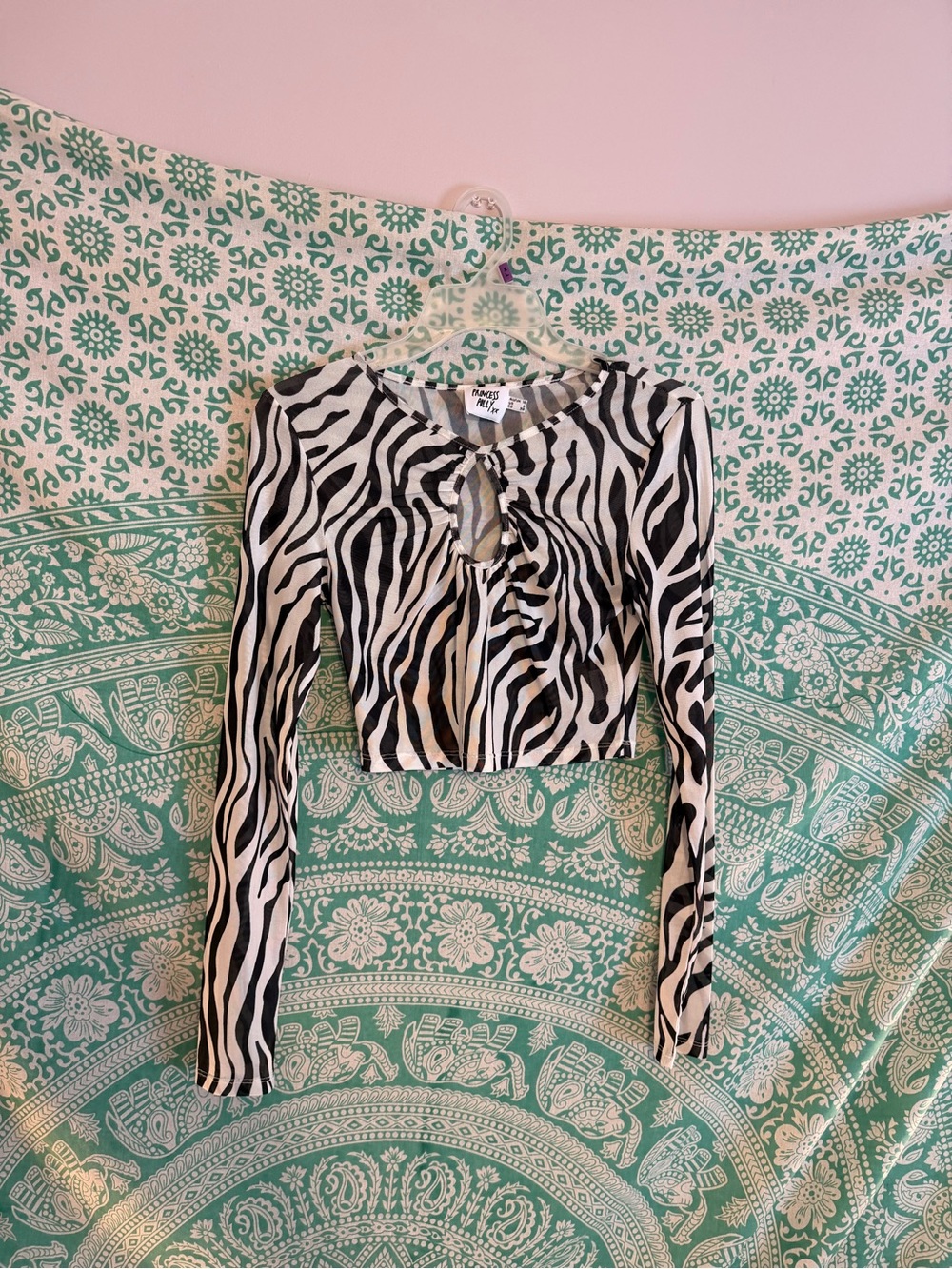 Princess Polly Black & White Zebra Keyhole Long-Sleeve Crop Top